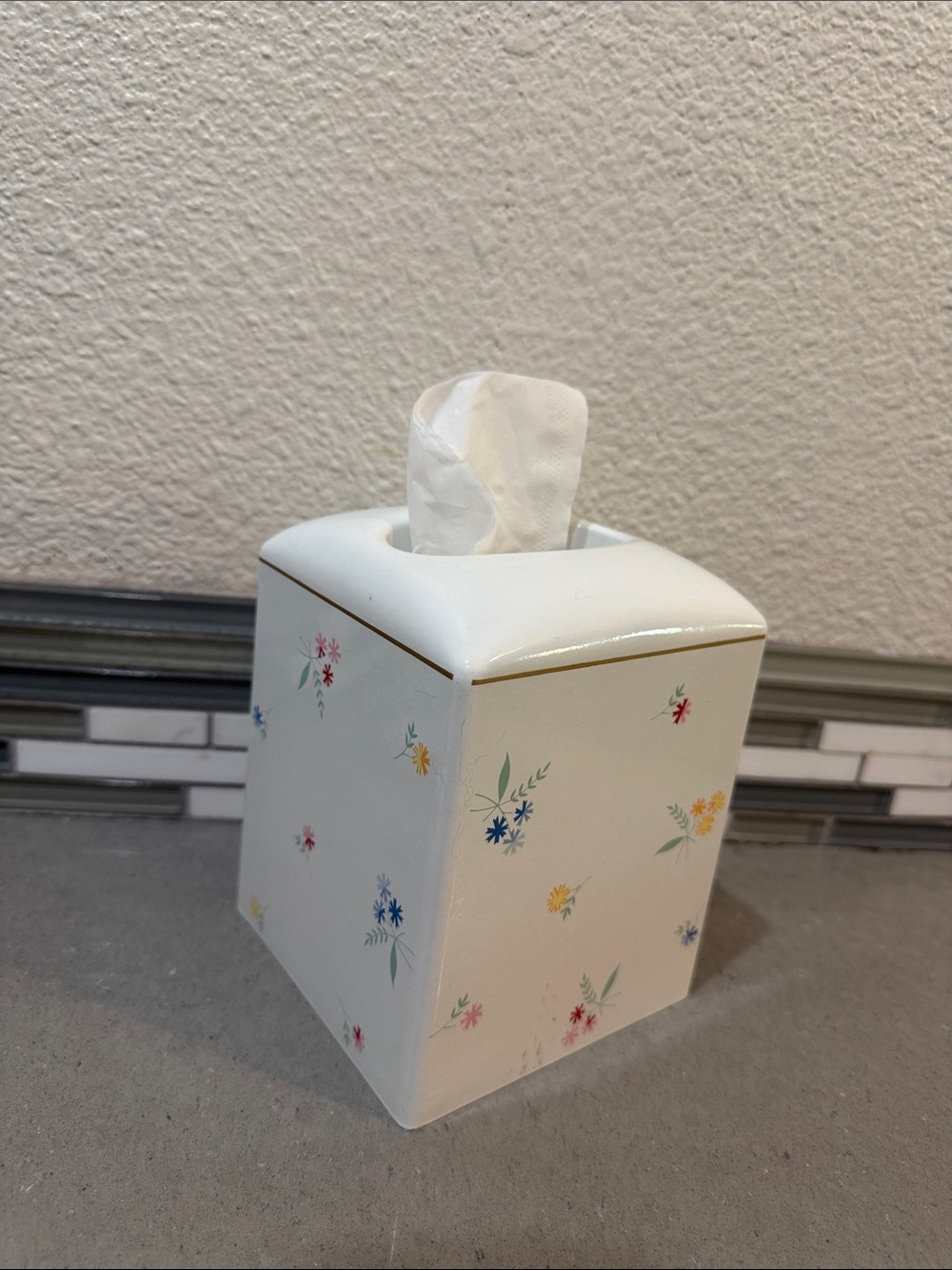 Saturday Knight Ltd. Cottagecore Granny Chic Floral Tissue Box Cover